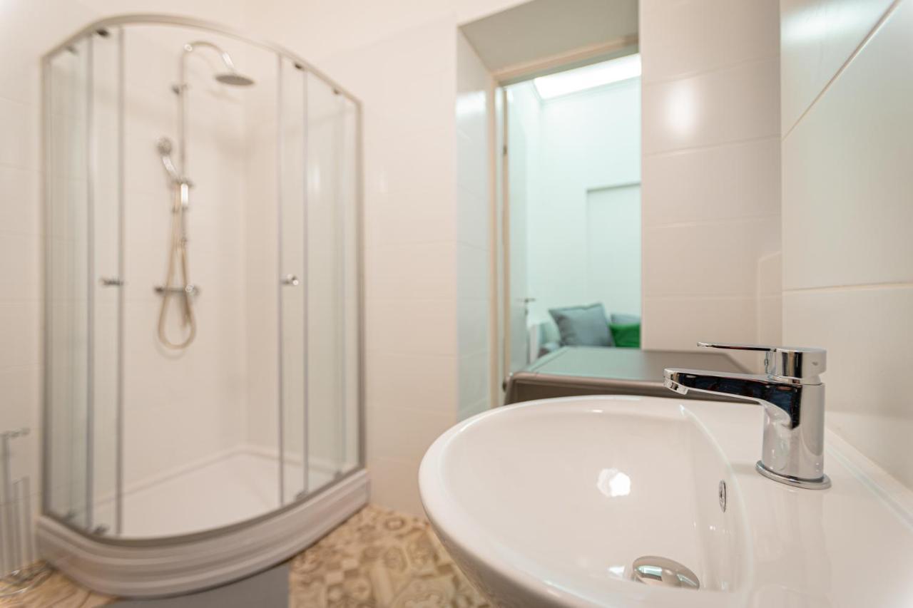 Downtown Studio Flat In Budapest, Mona Exterior photo